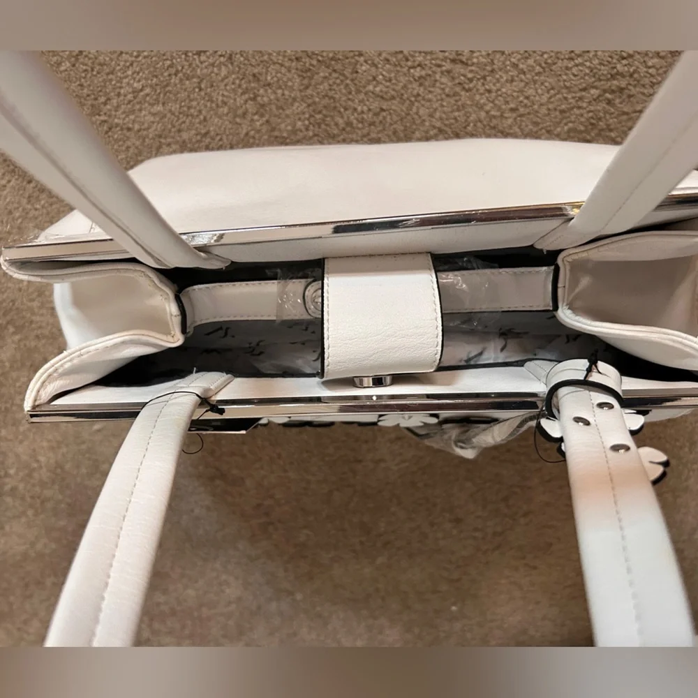 Vera Wang White Floral Baymar Tote
